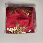 Falda roja de terciopelo para árbol – copos dorados