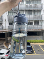 Botella deportiva 1.5 L con asa de silicona – gimnasio y viaje