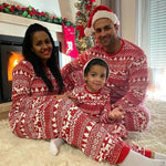 Pijamas familiares navideños con reno rojo – adultos, niños y bebé