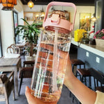 Botella deportiva 2 L con pajilla y marcador de tiempo